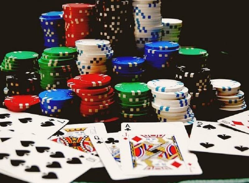 Kinh nghiệm chơi mậu binh thắng lớn tại F8bet